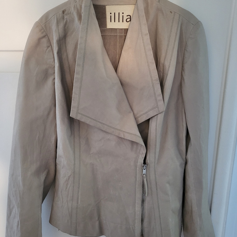 ILLIA - light tan leather jacket